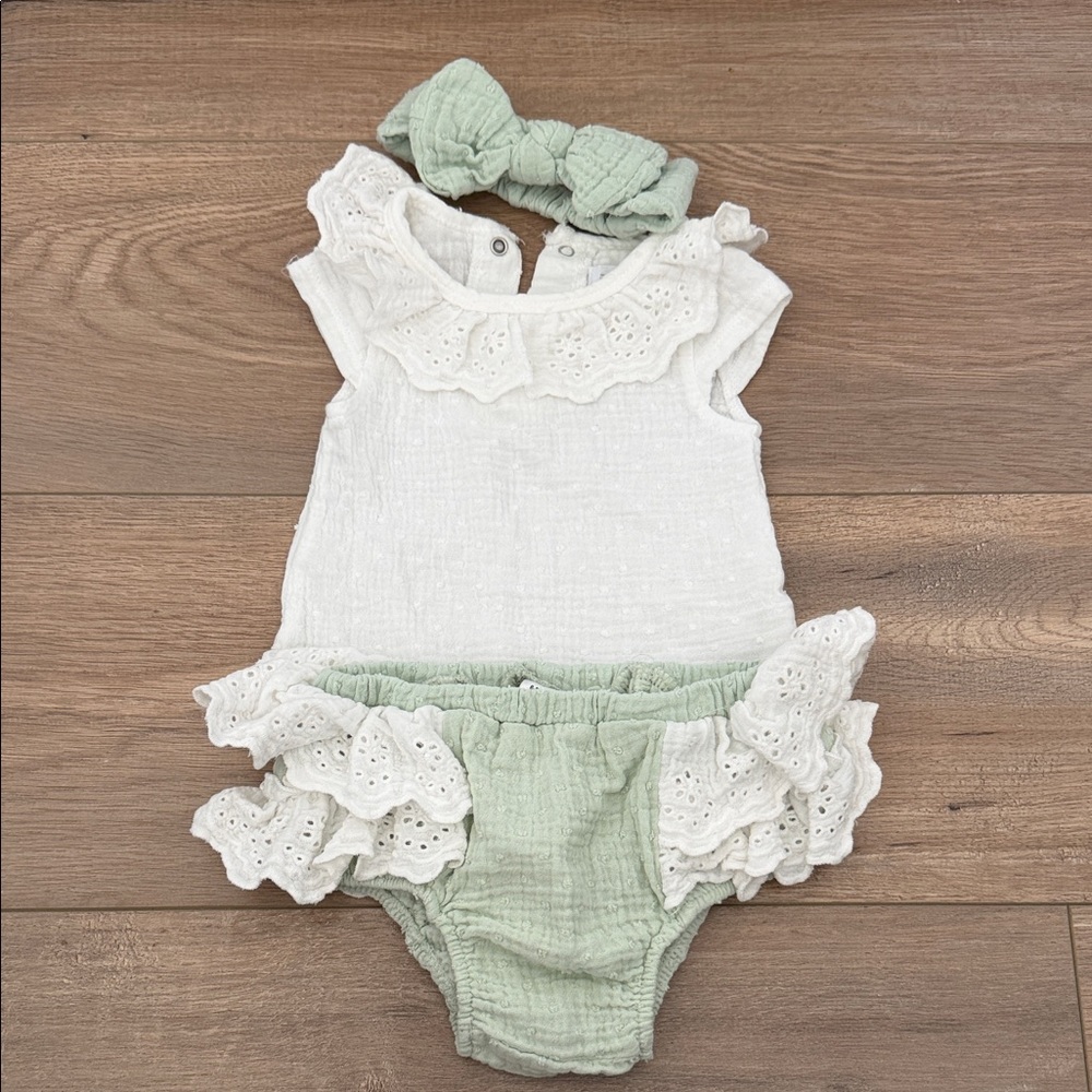 Rachel Zoe White and Green Baby Outfit Set